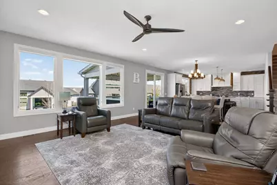 4728 Red Oak Court, Bettendorf, IA 52722 - Photo 10