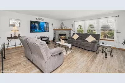 2930 Plumrose Lane, McHenry, IL 60050 - Photo 8