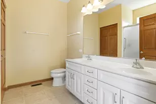 1967 Holloway Ct, Aurora, IL 60502 - Photo 16