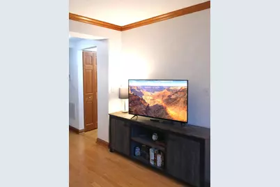 512 W Barry Avenue #205, Chicago, IL 60657 - Photo 8