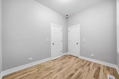 8839 S Colfax Avenue, Chicago, IL 60617 - Photo 12