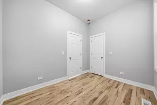 8839 S Colfax Ave, Chicago, IL 60617 - Photo 12