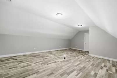 8839 S Colfax Avenue, Chicago, IL 60617 - Photo 14