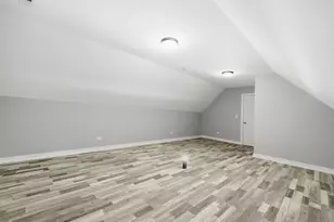 8839 S Colfax Ave, Chicago, IL 60617 - Photo 14