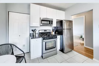 1228 W Sunnyside Avenue #3W, Chicago, IL 60640 - Photo 6