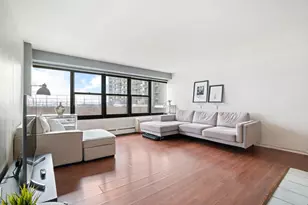 6030 N Sheridan Rd, Chicago, IL 60660 - Photo 2