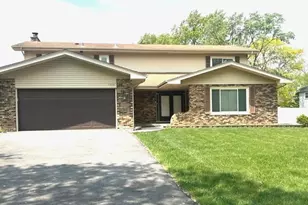 1402 Berry Ln, Flossmoor, IL 60422 - Photo 1