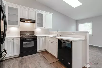 864 Fox Chase Drive, Round Lake Beach, IL 60073 - Photo 10