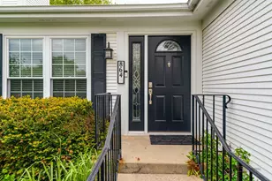 864 Fox Chase Dr, Round Lake Beach, IL 60073 - Photo 4