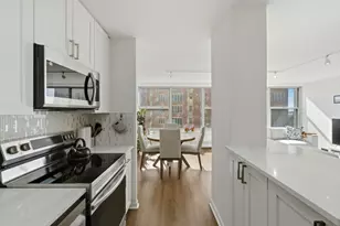 3900 N Lake Shore Dr, Chicago, IL 60613 - Photo 14