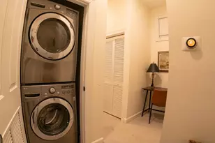 2140 W Schiller St, Chicago, IL 60622 - Photo 18