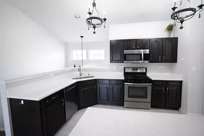 1084 Parkhill Circle #1084, Aurora, IL 60502 - Photo 6