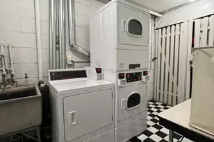 516 W Melrose St, Chicago, IL 60657 - Photo 8