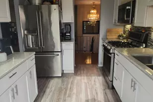 425 Norman Ln, Roselle, IL 60172 - Photo 4