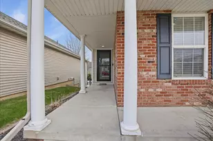 910 Gerike Way, Bloomington, IL 61704 - Photo 2