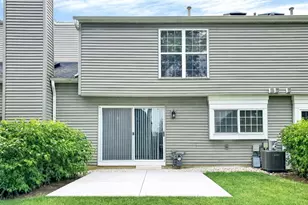 49 Carey Ln, Streamwood, IL 60107 - Photo 4