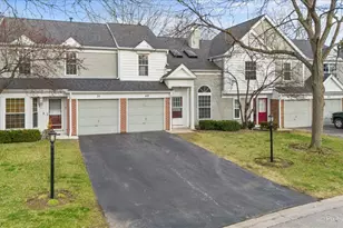 49 Carey Ln, Streamwood, IL 60107 - Photo 2