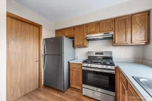 49 Carey Ln, Streamwood, IL 60107 - Photo 12