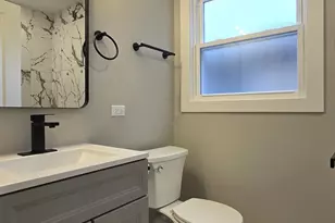 237 W 117th St, Chicago, IL 60628 - Photo 12