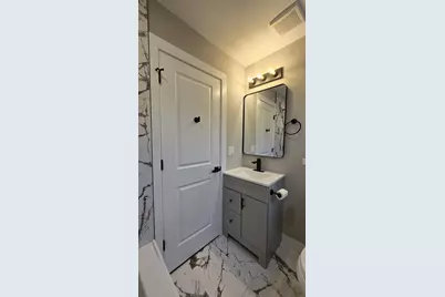 237 W 117th Street, Chicago, IL 60628 - Photo 10