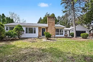 2018 N West St, Wheaton, IL 60187 - Photo 32