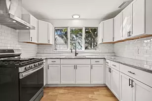 2018 N West St, Wheaton, IL 60187 - Photo 10