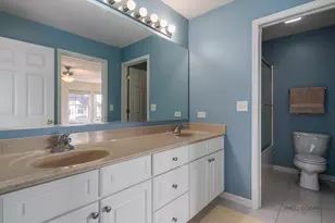 146 Colonial Dr, Vernon Hills, IL 60061 - Photo 34
