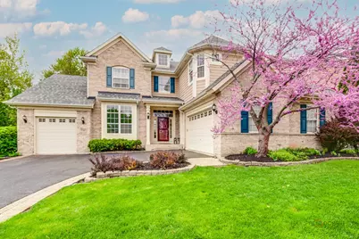 146 Colonial Drive, Vernon Hills, IL 60061 - Photo 1