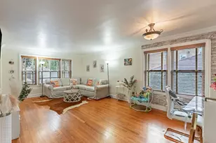 1038 Superior St, Oak Park, IL 60302 - Photo 4