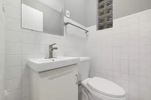 7732 S Paxton Ave, Chicago, IL 60649 - Photo 4