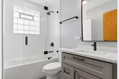 22 S Westlawn Avenue, Aurora, IL 60506 - Photo 16