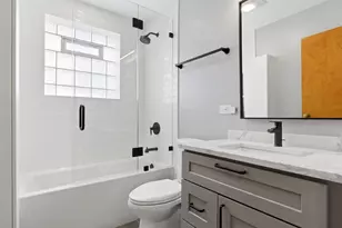 22 S Westlawn Ave, Aurora, IL 60506 - Photo 16