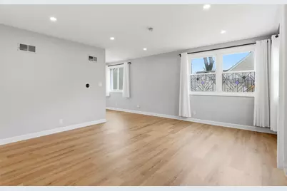 22 S Westlawn Avenue, Aurora, IL 60506 - Photo 6