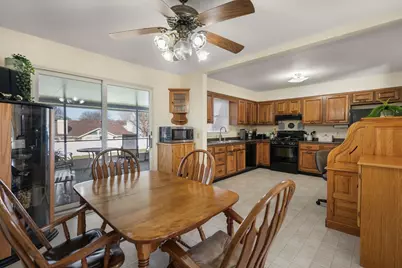 5644 Appomattox Road, Davenport, IA 52806 - Photo 8