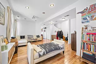 1527 W 18th Pl, Chicago, IL 60608 - Photo 4