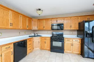 384 Raven Dr, Manteno, IL 60950 - Photo 4