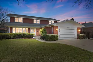 7241 N Lowell Ave, Lincolnwood, IL 60712 - Photo 2