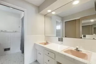 7241 N Lowell Ave, Lincolnwood, IL 60712 - Photo 24