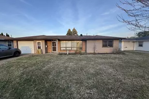 1908 22nd Ave, Sterling, IL 61081 - Photo 2