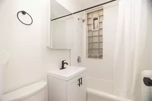 6405 N Hamilton Ave, Chicago, IL 60645 - Photo 12