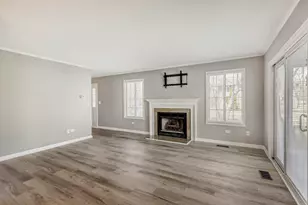 934 Surrey Ln, Sleepy Hollow, IL 60118 - Photo 6