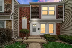 1965 Cheltenham Pl, Hoffman Estates, IL 60169 - Photo 2