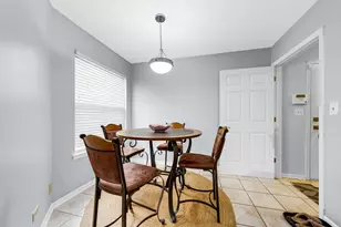 108 Hampton Blvd, Lake Bluff, IL 60044 - Photo 6