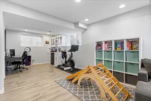 3834 N Milwaukee Ct, Chicago, IL 60641 - Photo 24