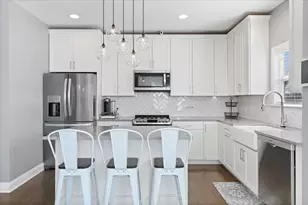 3834 N Milwaukee Ct, Chicago, IL 60641 - Photo 8