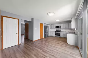 905 Thorn Creek Dr, Joliet, IL 60436 - Photo 12