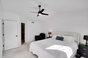 130 Whitehall Ct, Grayslake, IL 60030 - Photo 16