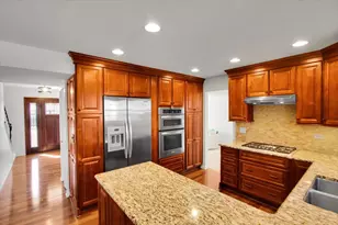 130 Whitehall Ct, Grayslake, IL 60030 - Photo 10