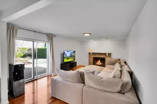 130 Whitehall Ct, Grayslake, IL 60030 - Photo 12