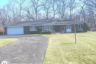108 Chalet Ct, Crete, IL 60417 - Photo 1